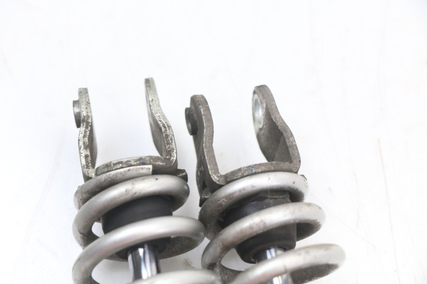 photo de COPPIA AMMORTIZZATORI POSTERIORI HONDA PCX (JF28) 125 (2009 - 2011) - Altra angolazione