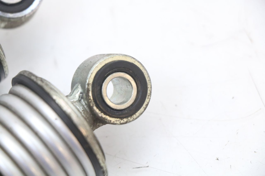 photo de COPPIA AMMORTIZZATORI POSTERIORI HONDA PCX (JF28) 125 (2009 - 2011) - Stato della superficie e materiale