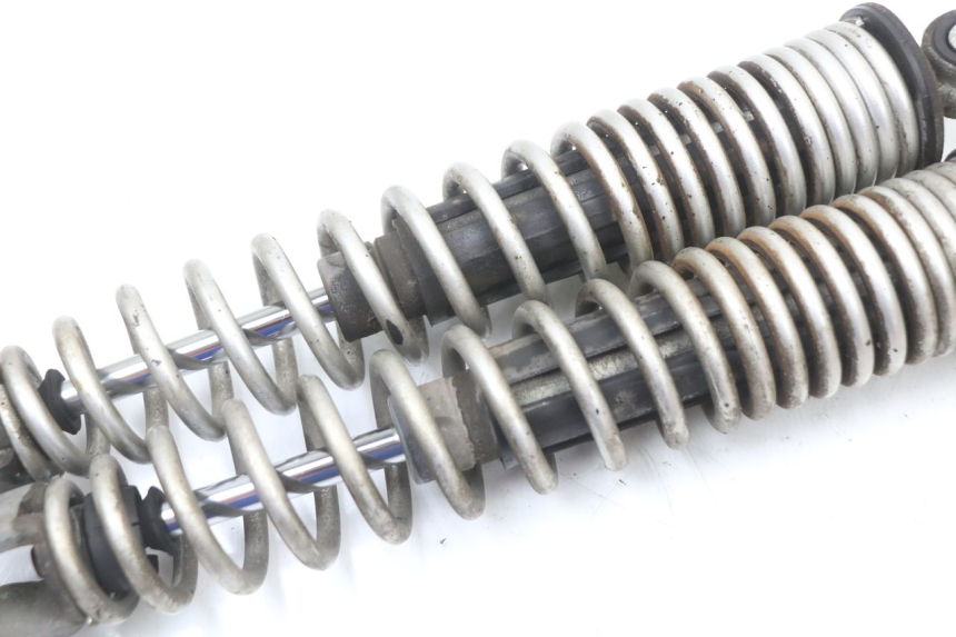 photo de COPPIA AMMORTIZZATORI POSTERIORI HONDA PCX (JF28) 125 (2009 - 2011) - Primo piano tecnico