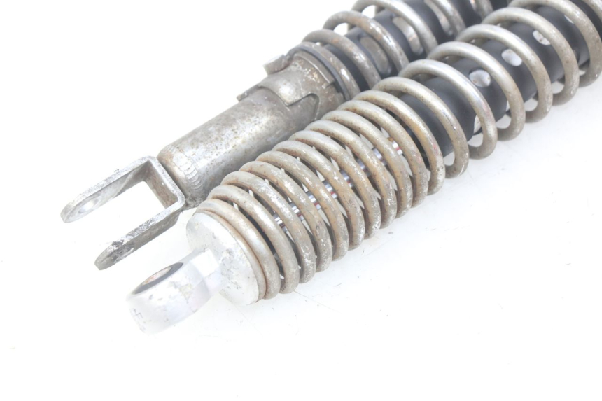 photo de COPPIA AMMORTIZZATORI POSTERIORI KYMCO PEOPLE 250 (2004 - 2008) - Primo piano tecnico