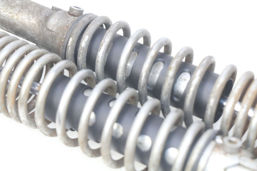 photo de COPPIA AMMORTIZZATORI POSTERIORI KYMCO PEOPLE 250 (2004 - 2008) - Dettagli dei punti di fissaggio