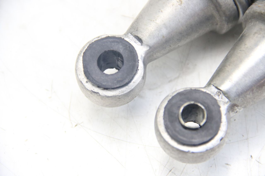 photo de COPPIA AMMORTIZZATORI POSTERIORI JAWA STELLA BABETTA 134 50 - Primo piano tecnico