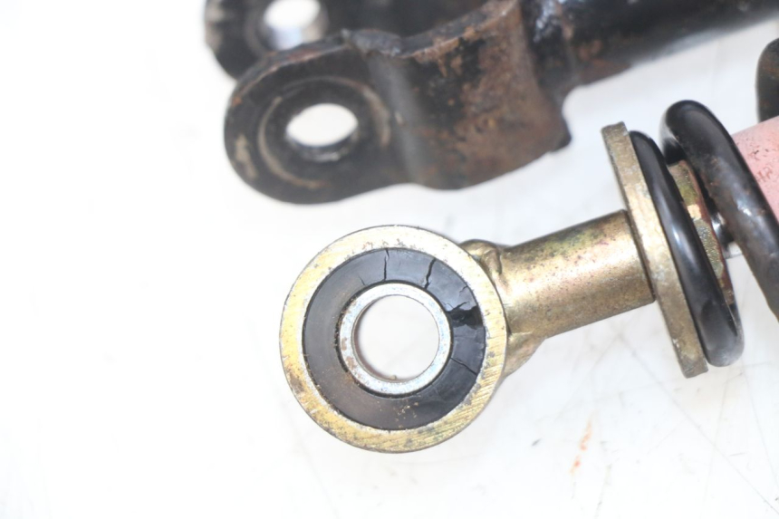 photo de COPPIA AMMORTIZZATORI POSTERIORI PEUGEOT SV 125 (1991 - 1994) - Altra angolazione