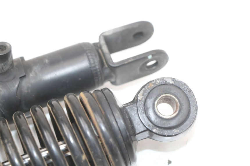 photo de COPPIA AMMORTIZZATORI POSTERIORI PEUGEOT TWEET 125 (2018 - 2021) - Dettagli dei punti di fissaggio