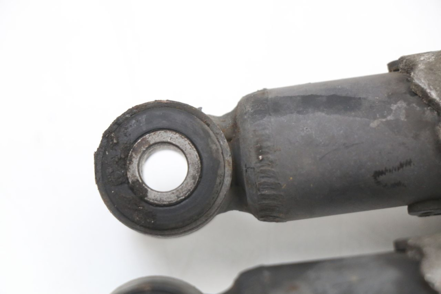 photo de COPPIA AMMORTIZZATORI POSTERIORI PIAGGIO X8 125 (2004 - 2007) - Dettagli dei punti di fissaggio