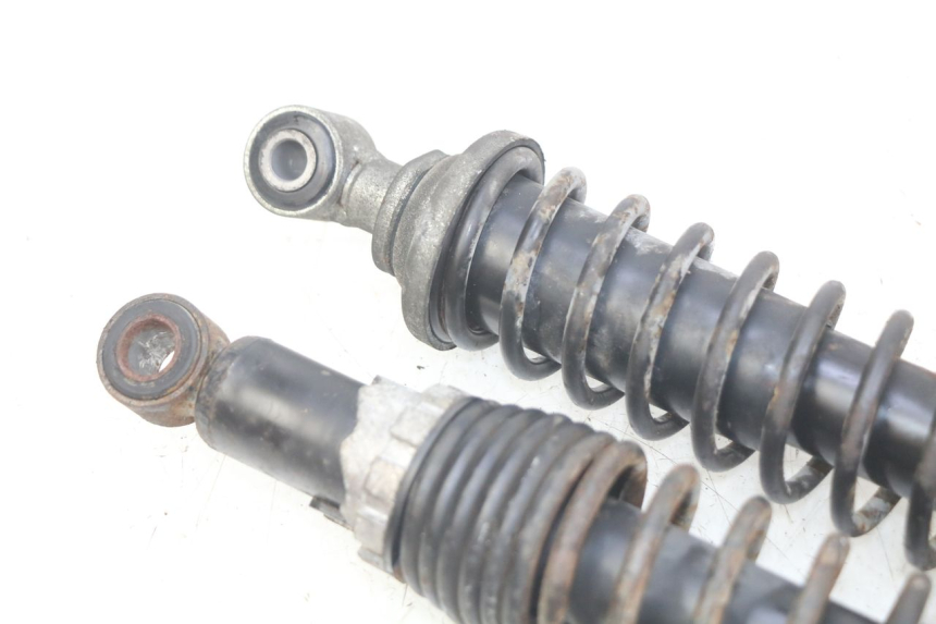 photo de COPPIA AMMORTIZZATORI POSTERIORI PIAGGIO X9 125 (2000 - 2003) - Dettagli dei punti di fissaggio