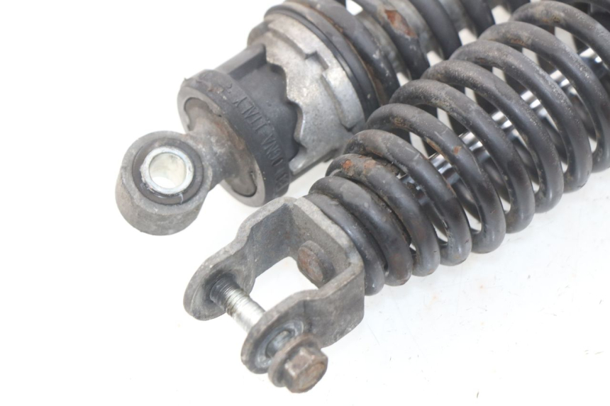 photo de Coppia ammortizzatori posteriori YAMAHA YP MAJESTY 125 (1998 - 2001) - Zoom sullo stato d'uso