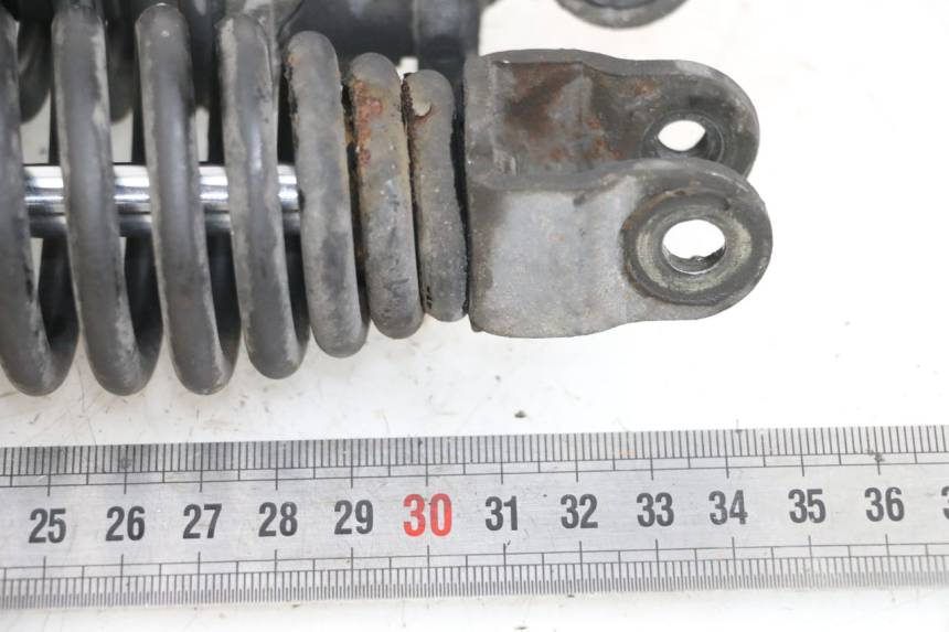 photo de COPPIA AMMORTIZZATORI POSTERIORI YAMAHA YP MAJESTY 125 (2002 - 2006) - Dettaglio del componente