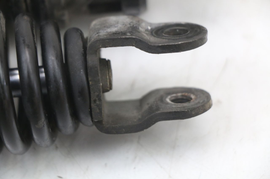 photo de COPPIA AMMORTIZZATORI POSTERIORI YAMAHA YP MAJESTY 125 (2002 - 2006) - Caratteristiche distintive