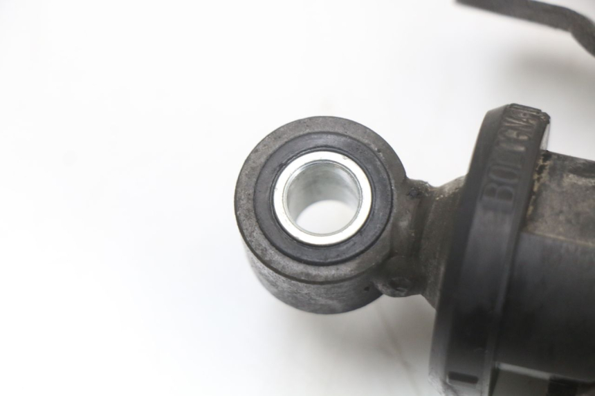 photo de COPPIA AMMORTIZZATORI POSTERIORI YAMAHA YP MAJESTY 125 (2002 - 2006) - Altra angolazione