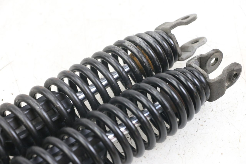 photo de COPPIA AMMORTIZZATORI POSTERIORI YAMAHA YP MAJESTY 125 (2002 - 2006) - Primo piano tecnico