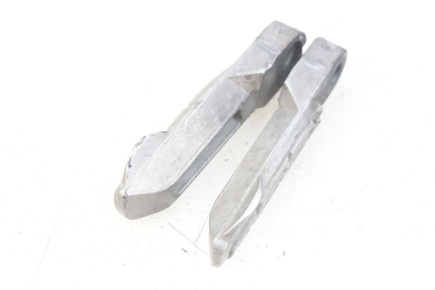 photo de PAIA DI PEDANE POSTERIORI KYMCO AGILITY 16+ 4T 50 (2018 - 2023) - Dettaglio del componente