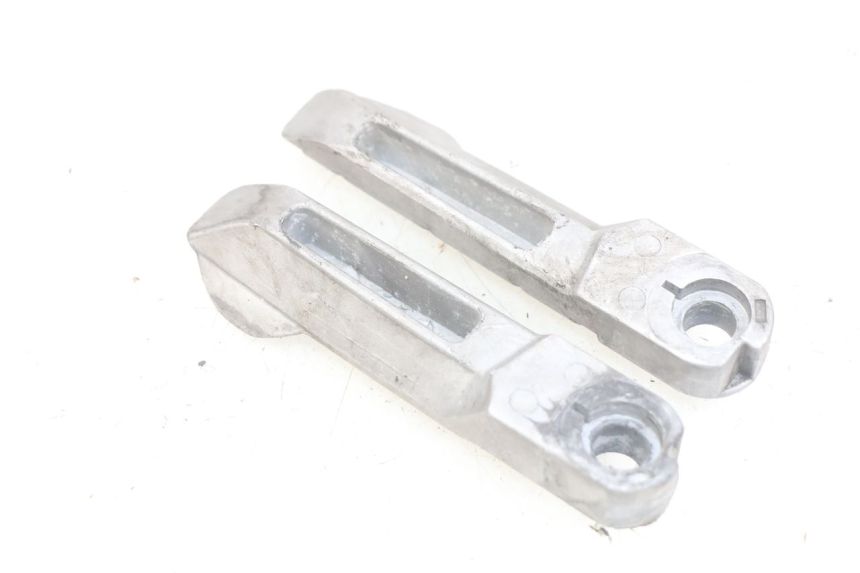 photo de PAIA DI PEDANE POSTERIORI KYMCO AGILITY 16+ 4T 50 (2018 - 2023) - Altra angolazione