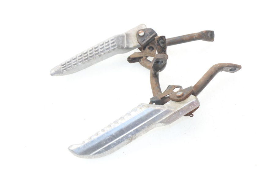 photo de PAIA DI PEDANE POSTERIORI JONWAY AZTRAL 125 (2008 - 2017) - Altra angolazione