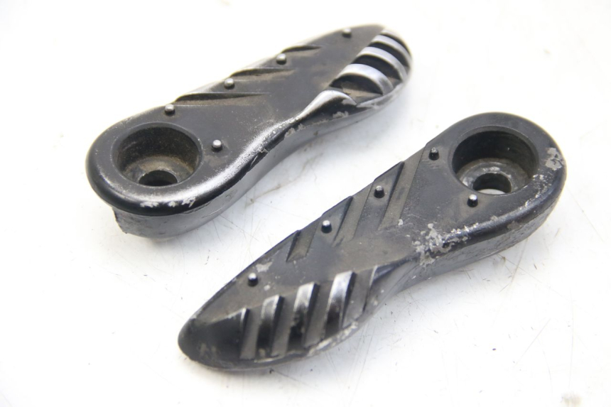 photo de PAIA DI PEDANE POSTERIORI MBK BOOSTER SPIRIT 50 (2004 - 2017) - Zoom sullo stato d'uso