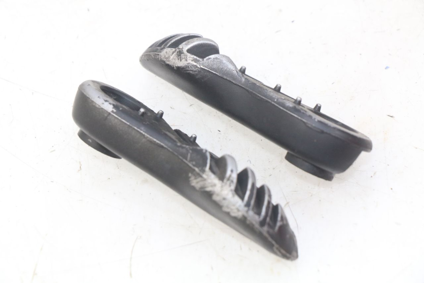 photo de COPPIA DI PEDANE POSTERIORI MBK BOOSTER SPIRIT NAKED 50 (2004 - 2017) - Zoom sullo stato d'uso