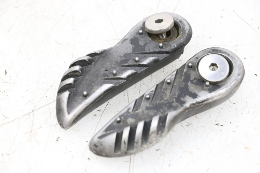 photo de COPPIA DI PEDANE POSTERIORI MBK BOOSTER SPIRIT NAKED 50 (2004 - 2017) - Vista principale