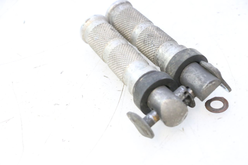photo de PEDANA POSTERIORE HONDA CB F HORNET 600 (2005 - 2006) - Zoom sullo stato d'uso