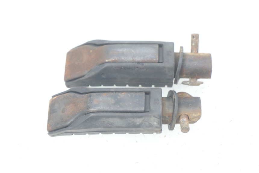 photo de COPPIA PEDANE POSTERIORI HONDA CBR R 125 (2003 - 2006) - Altra angolazione