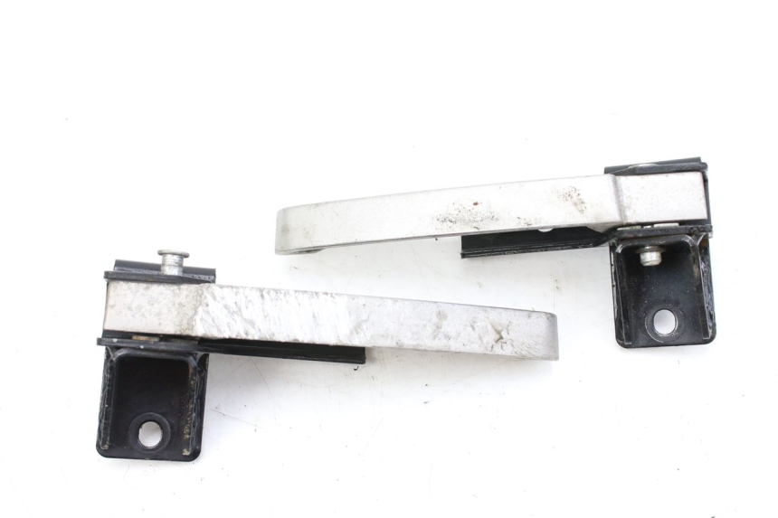 photo de PAIA DI PEDANE POSTERIORI PEUGEOT CITYSTAR 125 (2011 - 2017) - Altra angolazione