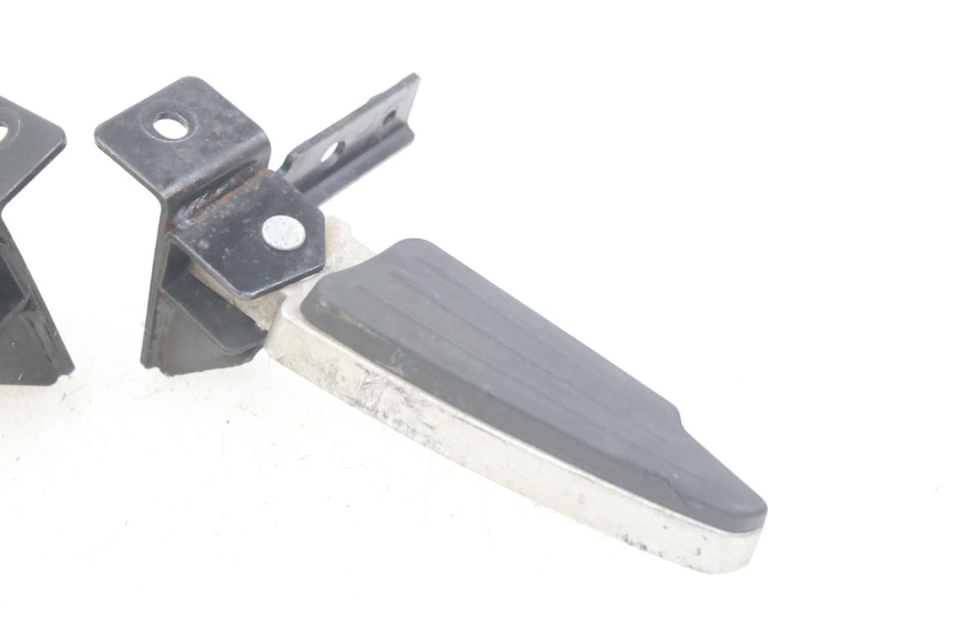 photo de PAIA DI PEDANE POSTERIORI PEUGEOT CITYSTAR 125 (2011 - 2017) - Dettagli dei punti di fissaggio