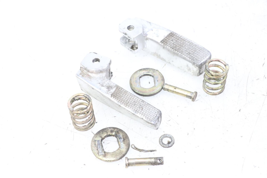 photo de PEDANA POSTERIORE DAELIM BESBI 125 (2007 - 2008) - Vista principale