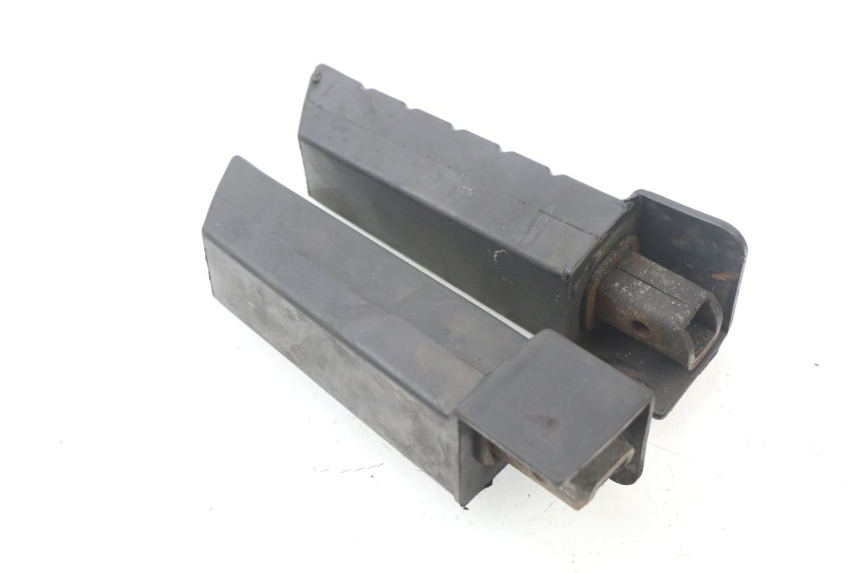 photo de COPPIA PEDANE POSTERIORI HONDA FES PANTHEON 125 (2003 - 2007) - Dettaglio del componente