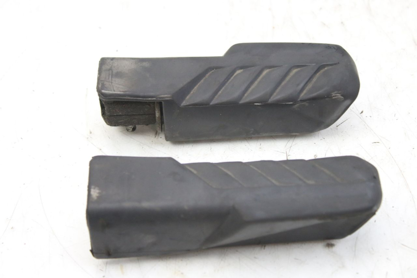 photo de PAIA DI PEDANE POSTERIORI HONDA FES S-WING SWING ABS 125 (2007 - 2015) - Vista principale