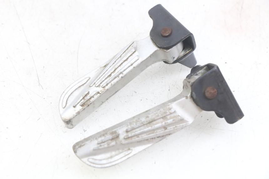 photo de PAIA DI PEDANE POSTERIORI SYM FIDDLE 3 III 125 (2014 - 2020) - Vista principale