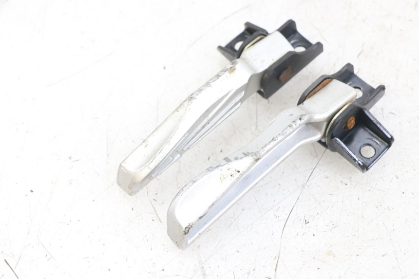 photo de PAIA DI PEDANE POSTERIORI SYM FIDDLE 3 III 125 (2014 - 2020) - Primo piano tecnico