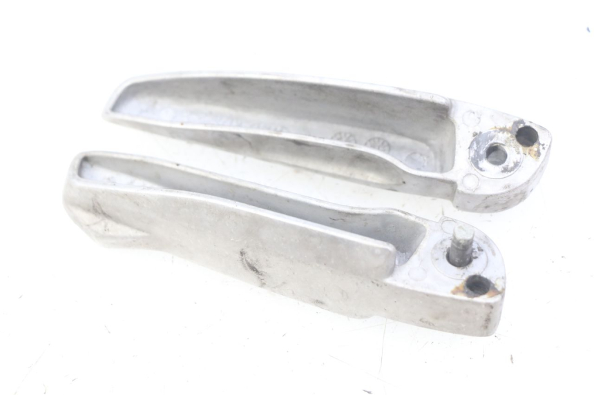 photo de PAIA DI PEDANE POSTERIORI HONDA FORZA 125 (2015 - 2016) - Zoom sullo stato d'uso