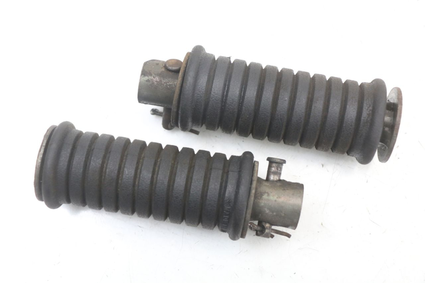 photo de PEDANA POSTERIORE SUZUKI GSX E 250 (1982 - 1983) - Vista principale