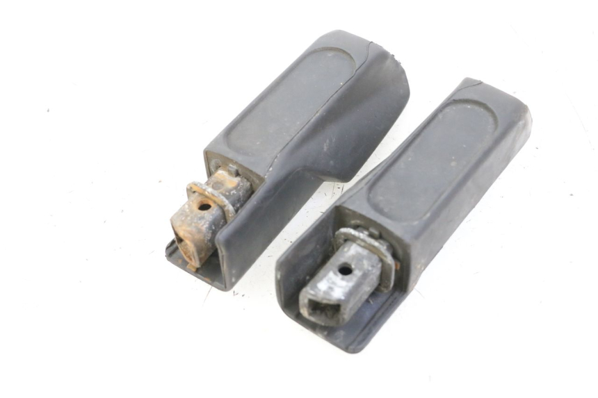 photo de PAIA DI PEDANE POSTERIORI HONDA FES S-WING SWING ABS 125 (2007 - 2015) - Altra angolazione