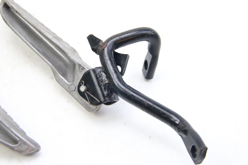 photo de PAIA DI PEDANE POSTERIORI REVATTO IMPERATOR 125 (2007 - 2015) - Primo piano tecnico