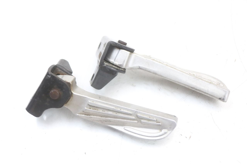 photo de COPPIA DI PEDANE POSTERIORI SYM JET 14 4T 50 (2018 - 2022) - Dettaglio del componente