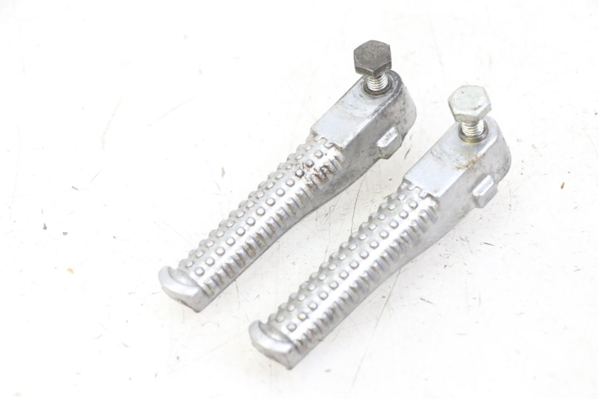 photo de PEDANA POSTERIORE PEUGEOT JET FORCE CARBU 50 (2003 - 2016) - Vista principale