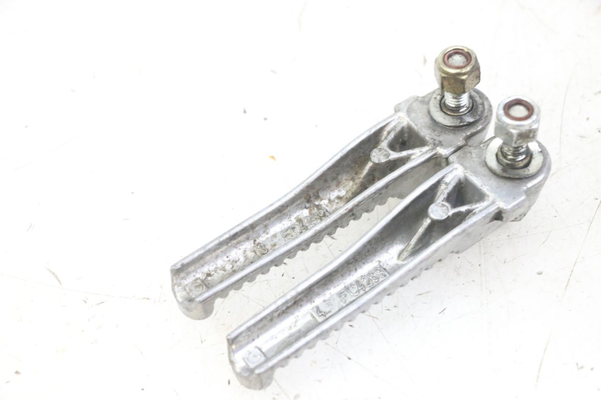 photo de PEDANA POSTERIORE PEUGEOT JET FORCE CARBU 50 (2003 - 2016) - Zoom sullo stato d'uso