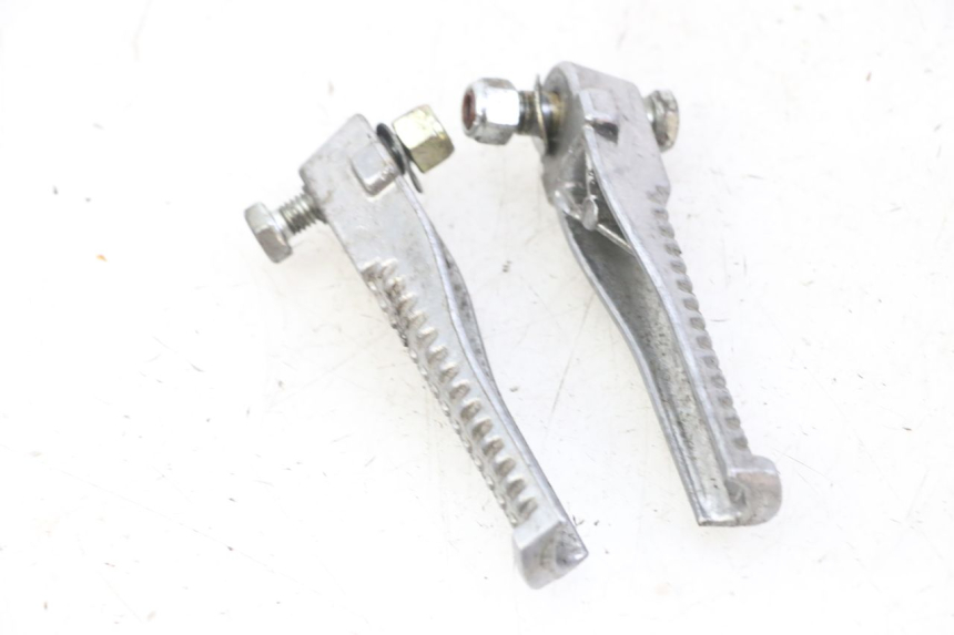 photo de PEDANA POSTERIORE PEUGEOT JET FORCE CARBU 50 (2003 - 2016) - Altra angolazione