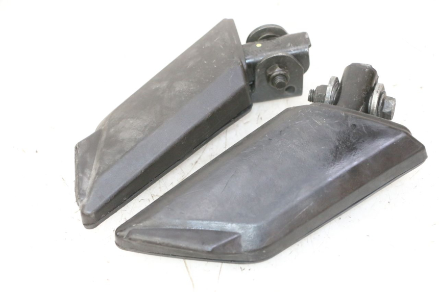 photo de PAIA DI PEDANE POSTERIORI PEUGEOT KISBEE 2T 50 (2010 - 2017) - Altra angolazione