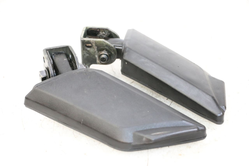 photo de PAIA DI PEDANE POSTERIORI PEUGEOT KISBEE 4T 50 (2018 - 2022) - Zoom sullo stato d'uso