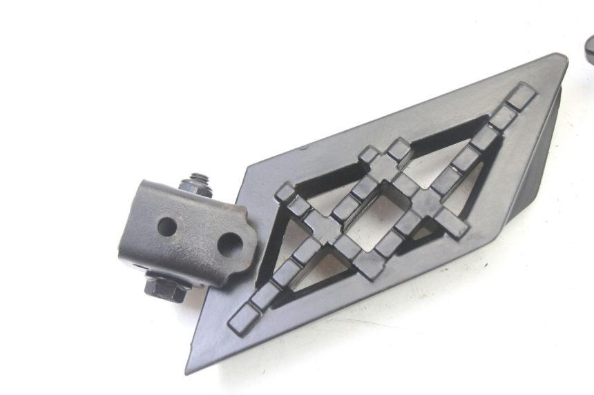 photo de PAIA DI PEDANE POSTERIORI PEUGEOT KISBEE 4T 50 (2018 - 2022) - Dettaglio del componente