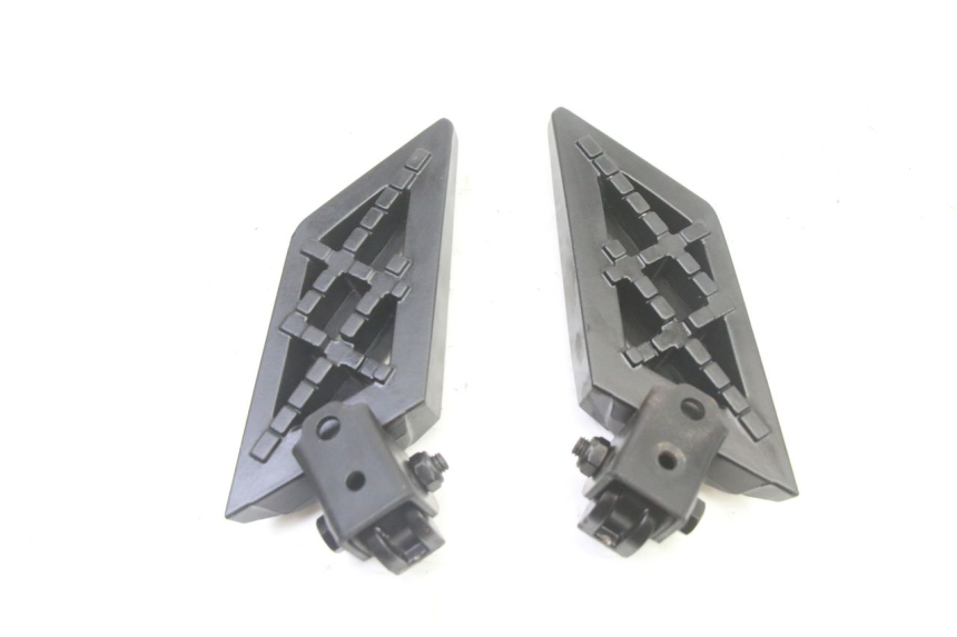 photo de PAIA DI PEDANE POSTERIORI PEUGEOT KISBEE 4T 50 (2018 - 2022) - Altra angolazione