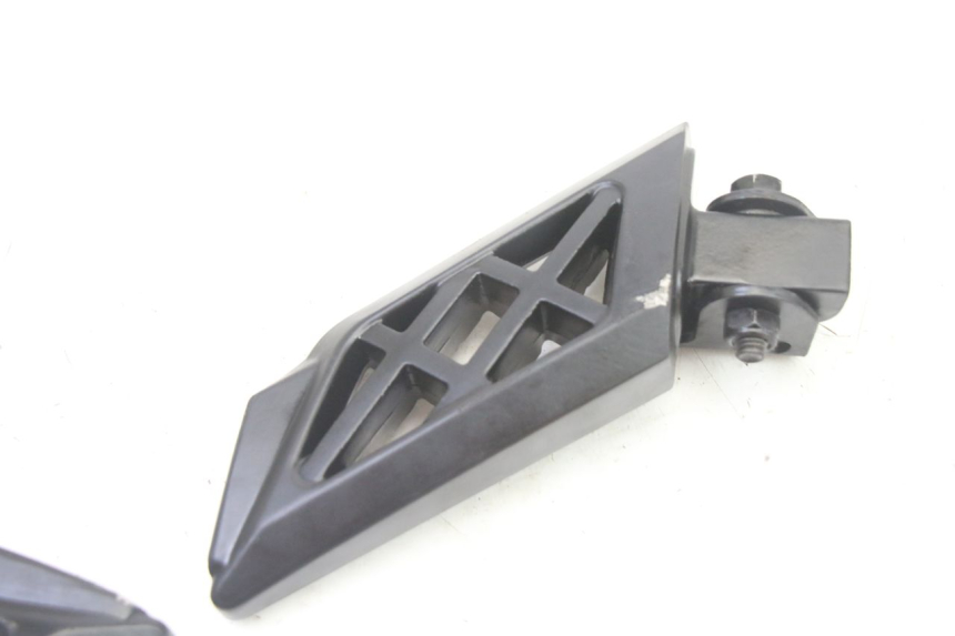 photo de PAIA DI PEDANE POSTERIORI PEUGEOT KISBEE 4T 50 (2018 - 2022) - Dettagli dei punti di fissaggio