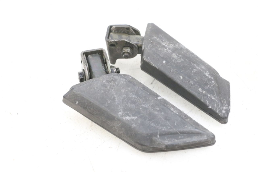 photo de PAIA DI PEDANE POSTERIORI PEUGEOT KISBEE 4T 50 (2010 - 2017) - Altra angolazione