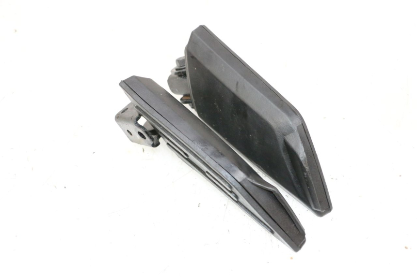 photo de PAIA DI PEDANE POSTERIORI PEUGEOT KISBEE 4T 50 (2010 - 2017) - Zoom sullo stato d'uso