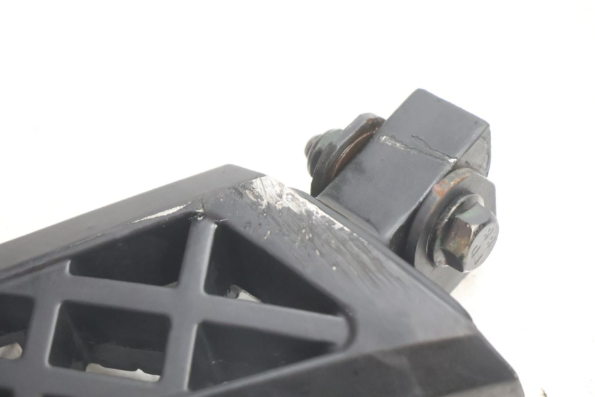 photo de PAIA DI PEDANE POSTERIORI PEUGEOT KISBEE 4T 50 (2018 - 2022) - Angolazione alternativa
