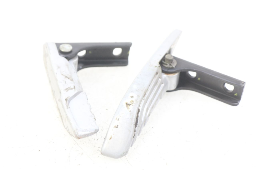 photo de PAIA DI PEDANE POSTERIORI PIAGGIO LIBERTY IGET 4T 50 (2015 - 2020) - Zoom sullo stato d'uso