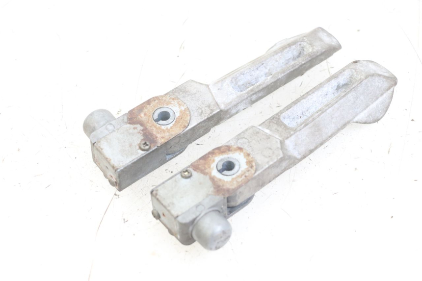 photo de PAIA DI PEDANE POSTERIORI KYMCO LIKE 125 (2009 - 2016) - Zoom sullo stato d'uso