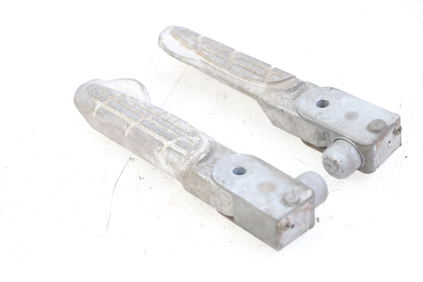 photo de PAIA DI PEDANE POSTERIORI KYMCO LIKE 125 (2009 - 2016) - Altra angolazione