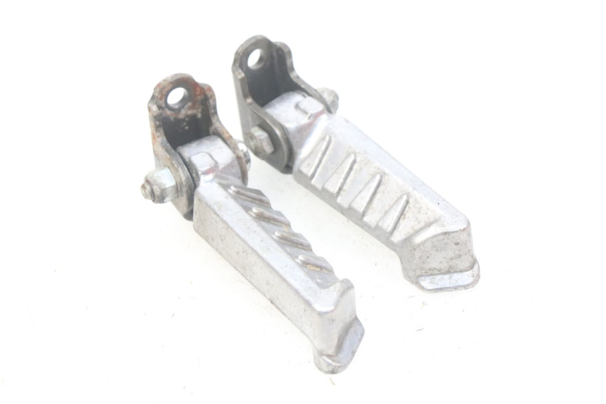 photo de PAIA DI PEDANE POSTERIORI PEUGEOT LUDIX BLASTER 50 (2006 - 2014) - Dettaglio del componente